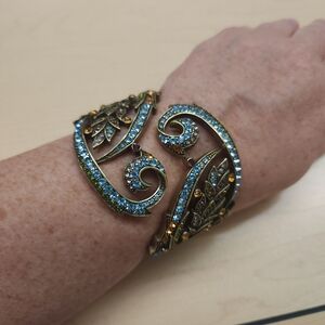 listing-status-banner